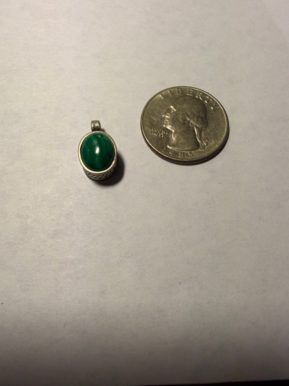 Emerald Green Oval Stone Pendant Necklace - Sleek Silver Accent